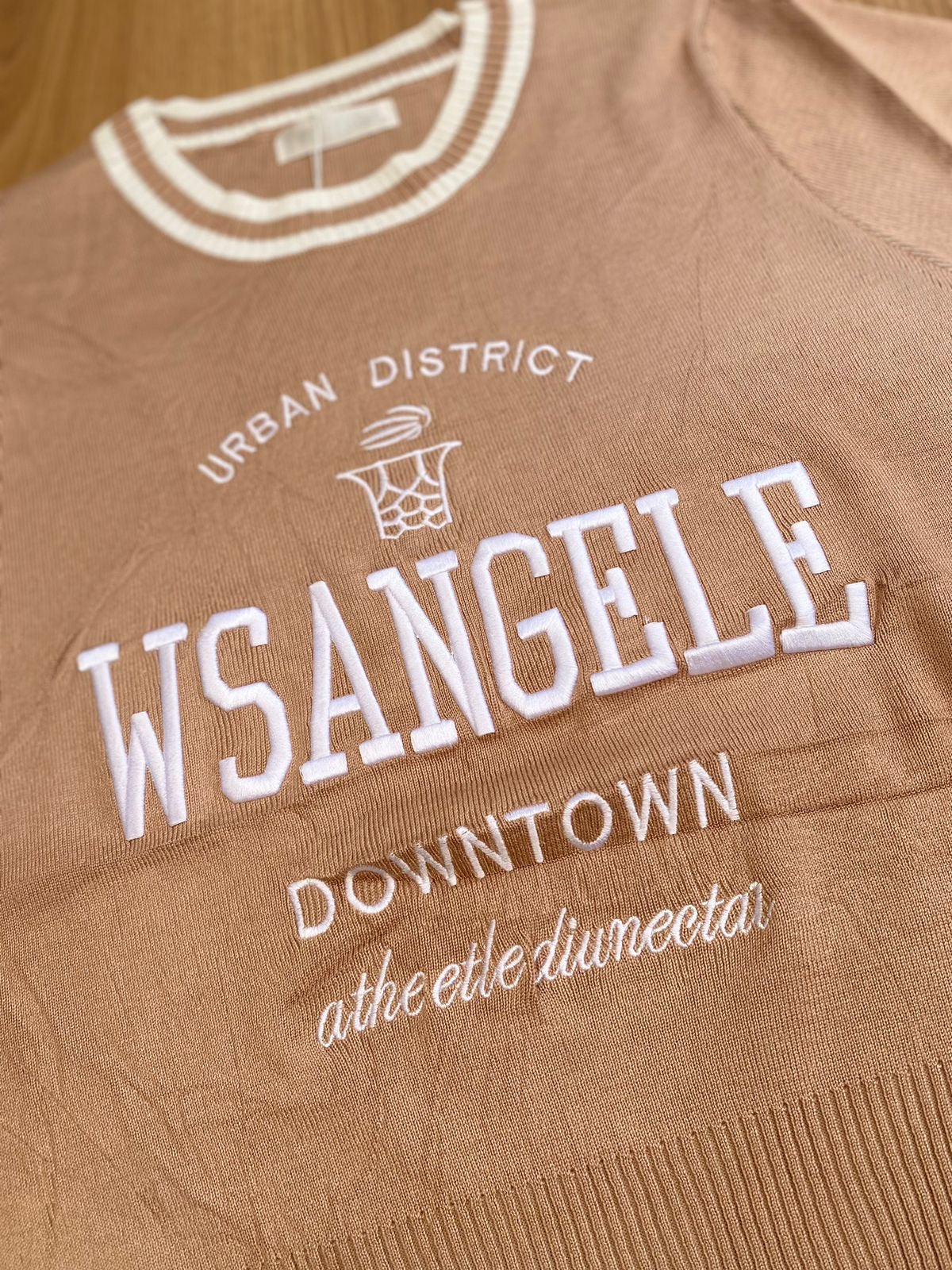 Los Angels Vibe. N25WJ08