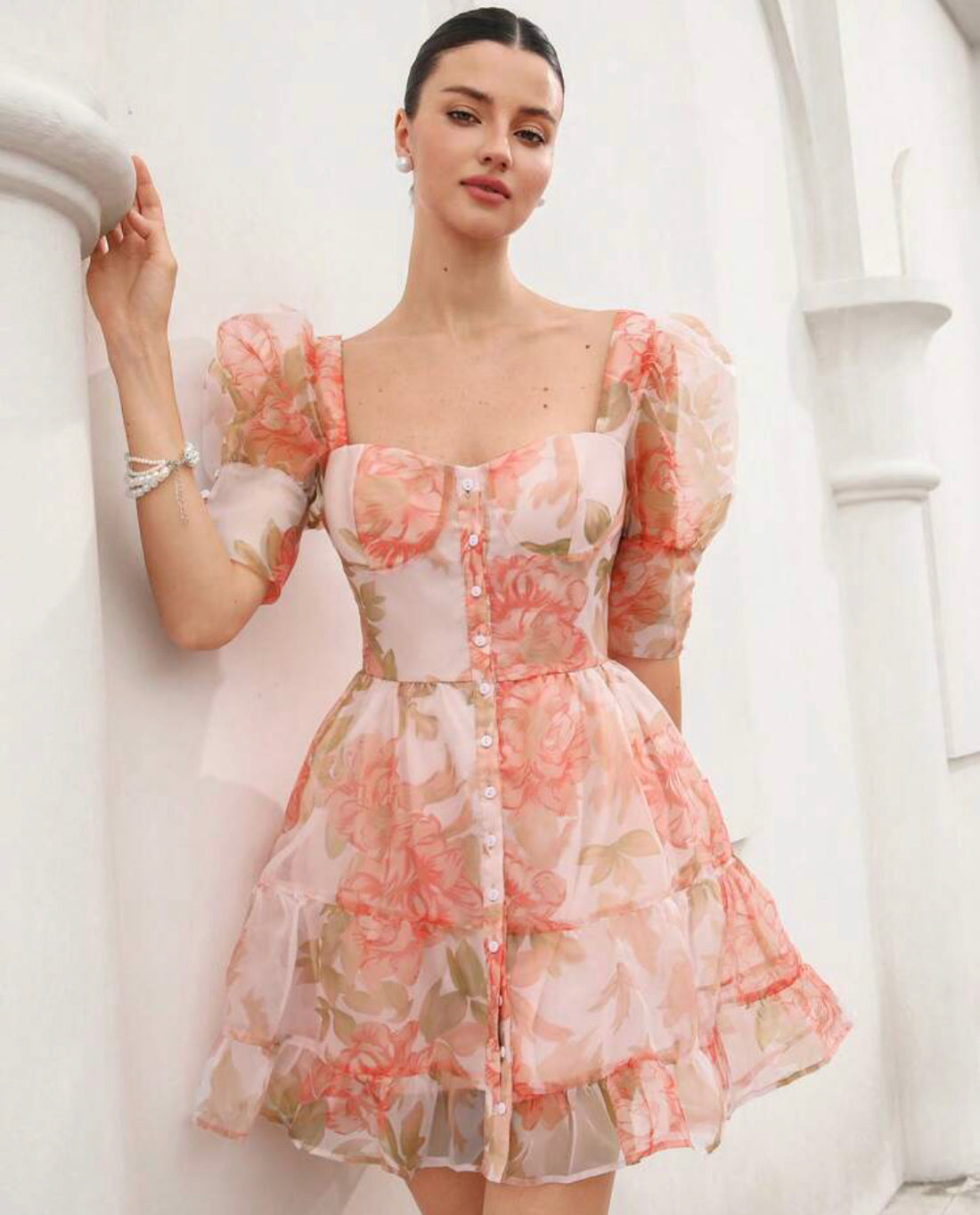 Vestido con mangas abultadas A25QI03