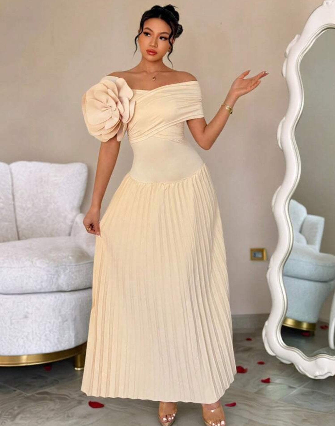 Vestido elegante plisado con flor S25UZ02