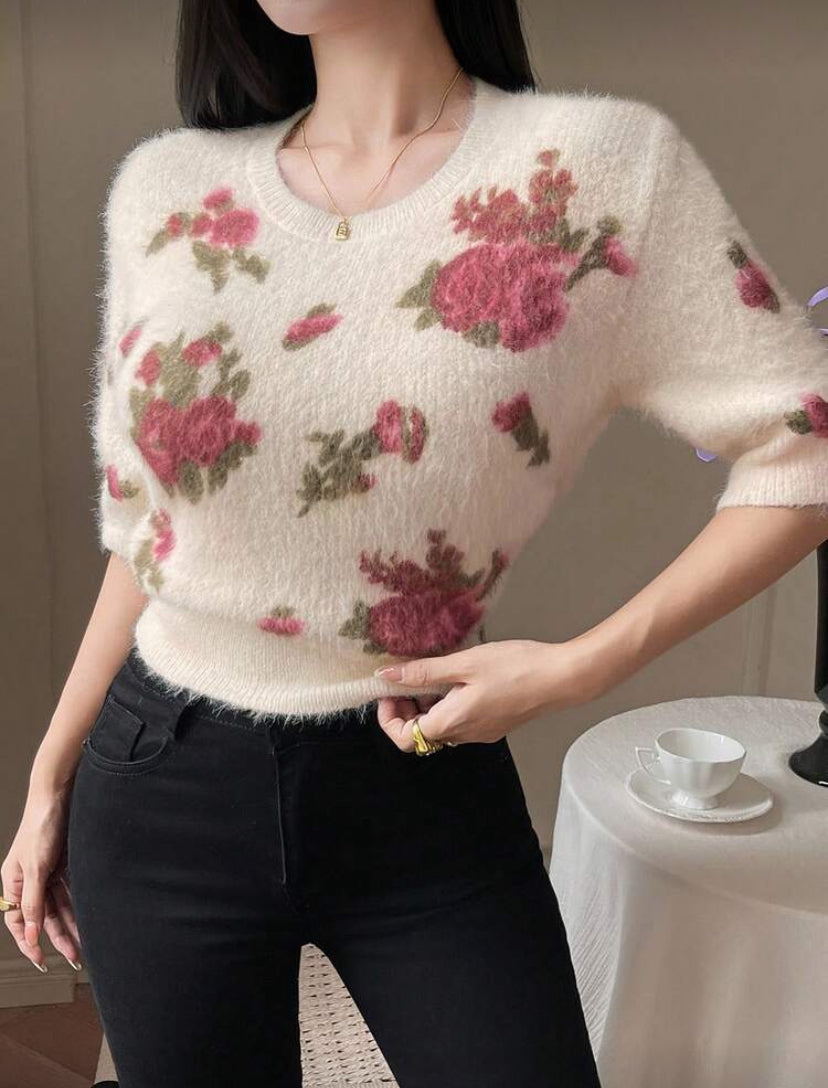 Blusa elegante con estampado floral E26XN03