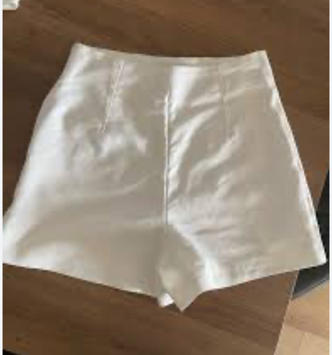 Nieve Blanca Short de Tela. Zara99