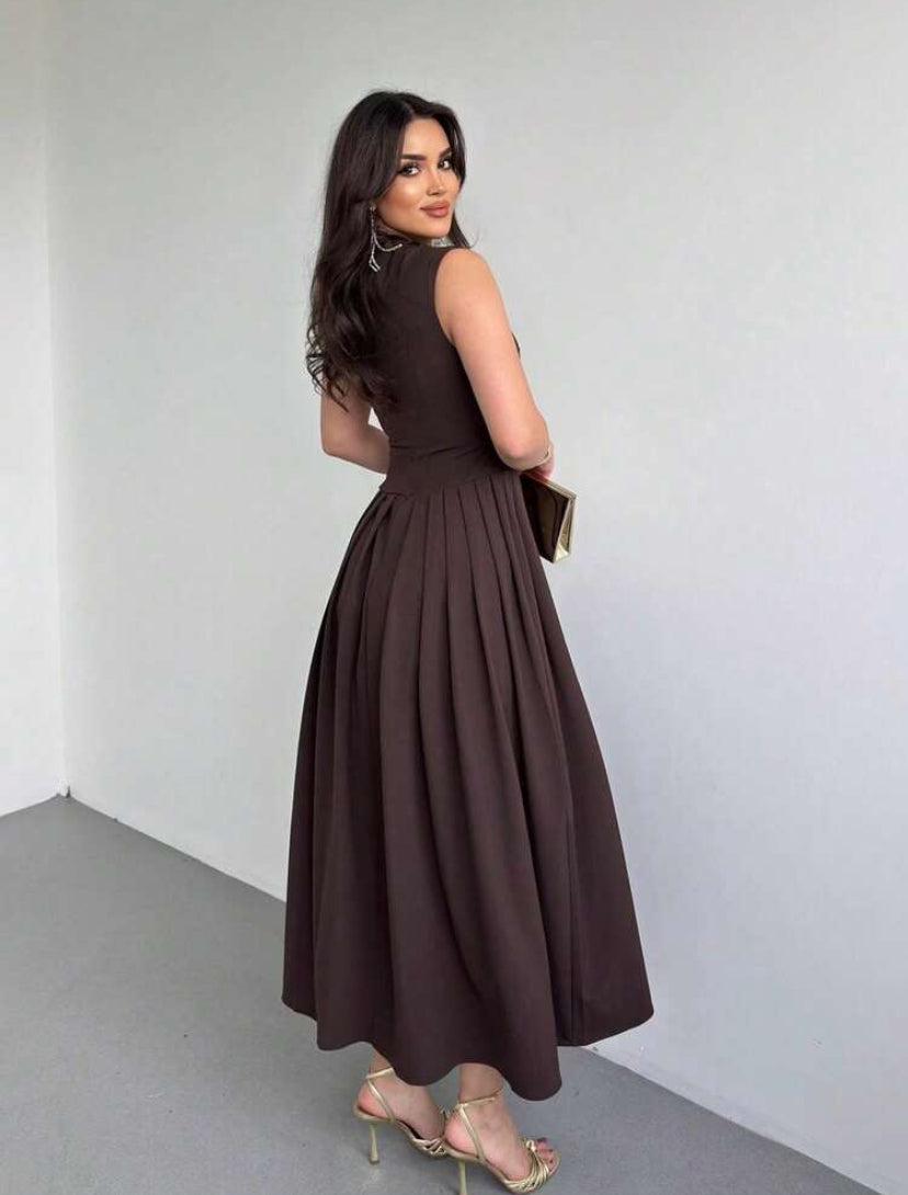 ELEGANTE VESTIDO CON CUELLO
