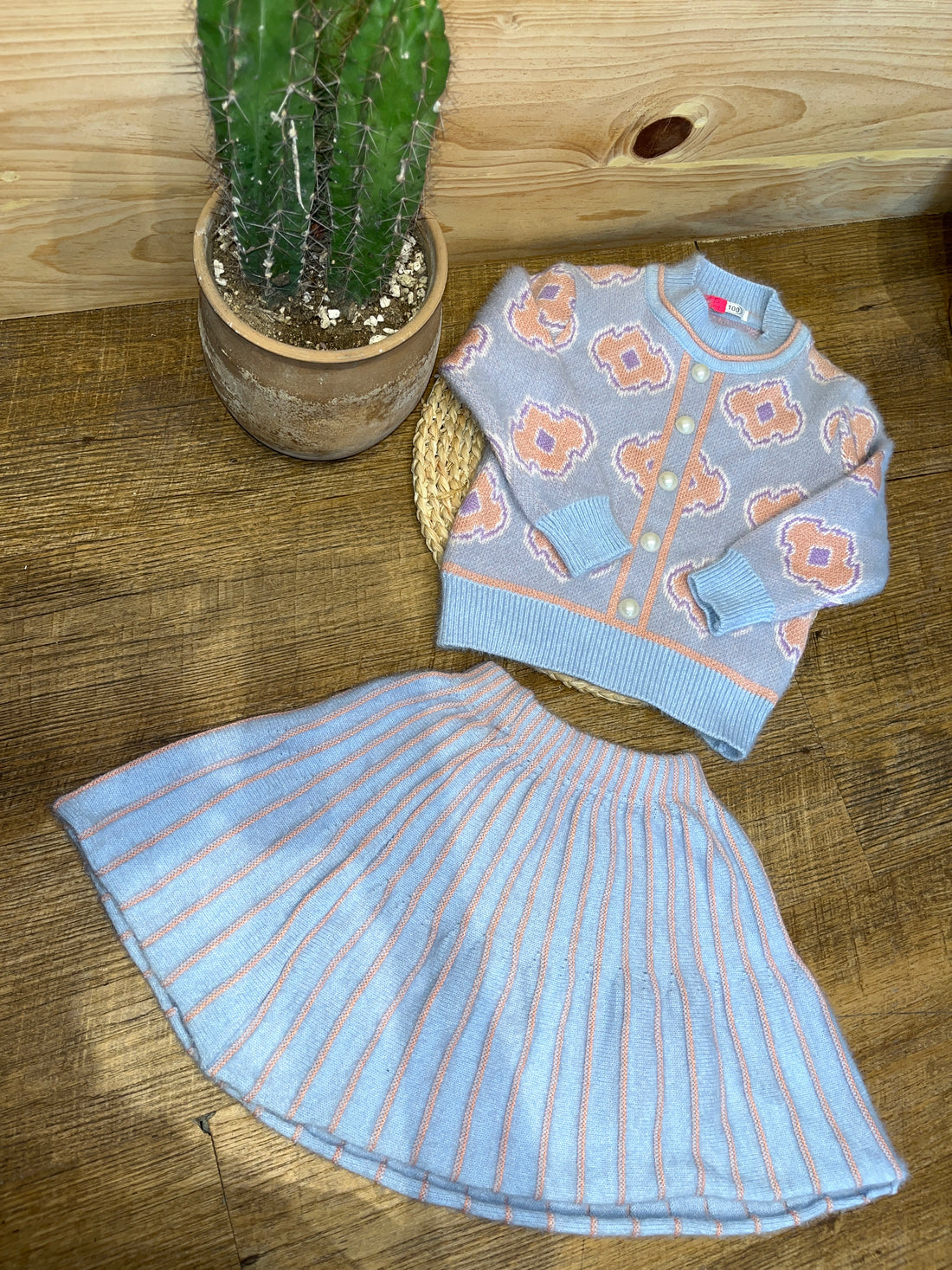 Conjunto Abracitos de lana O25VR04