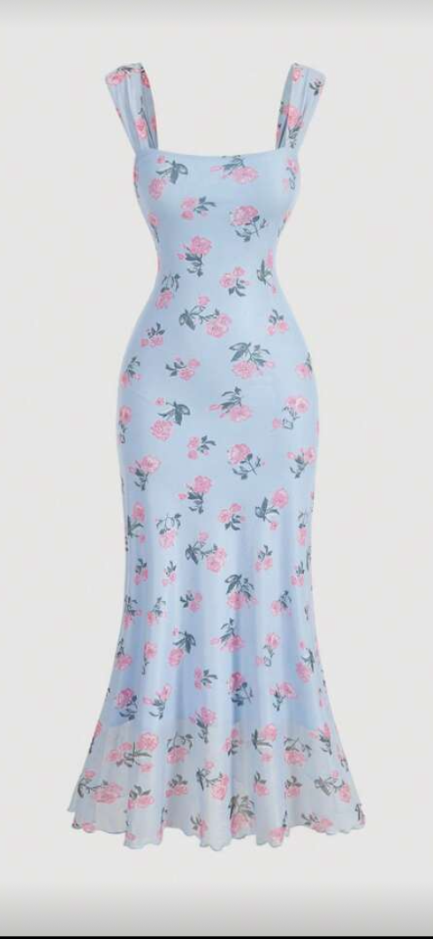 Vestido ajustado de cuello cuadrado E26XN05