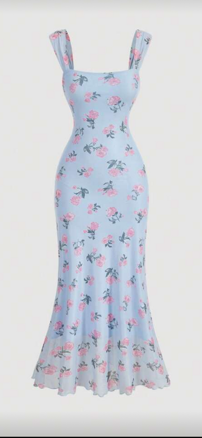 Vestido ajustado de cuello cuadrado E26XN05