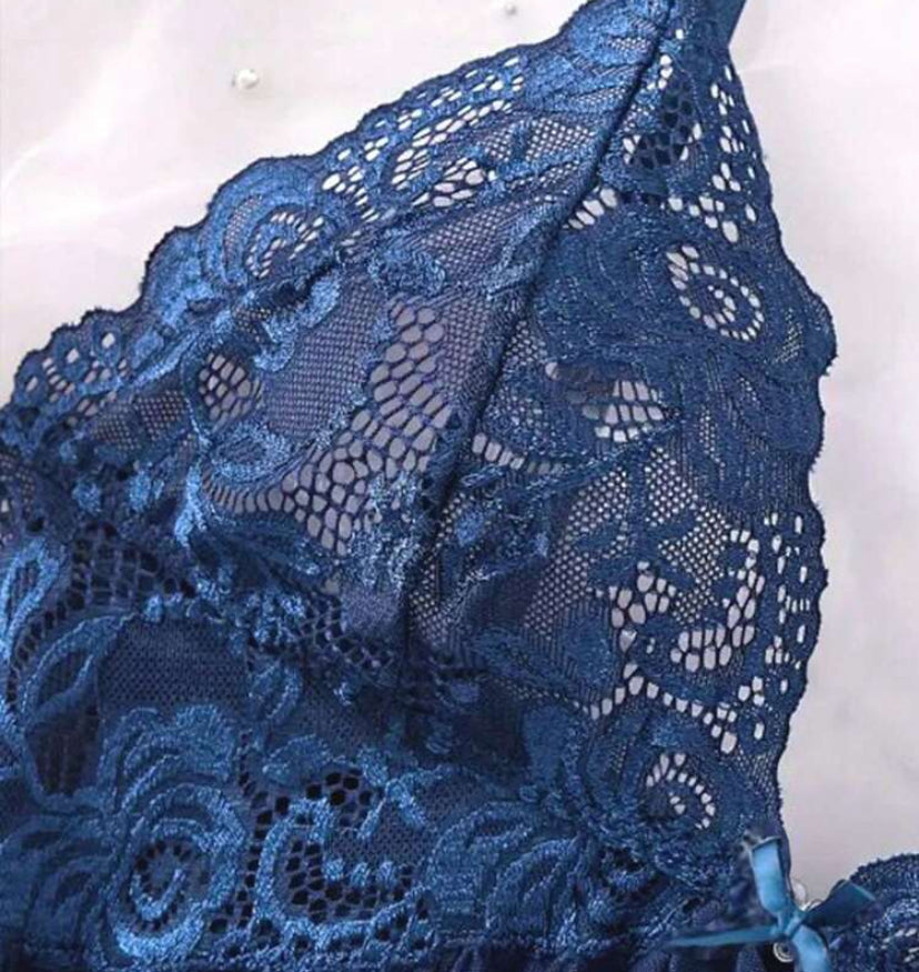 Lencería sexy con escote F26YA09