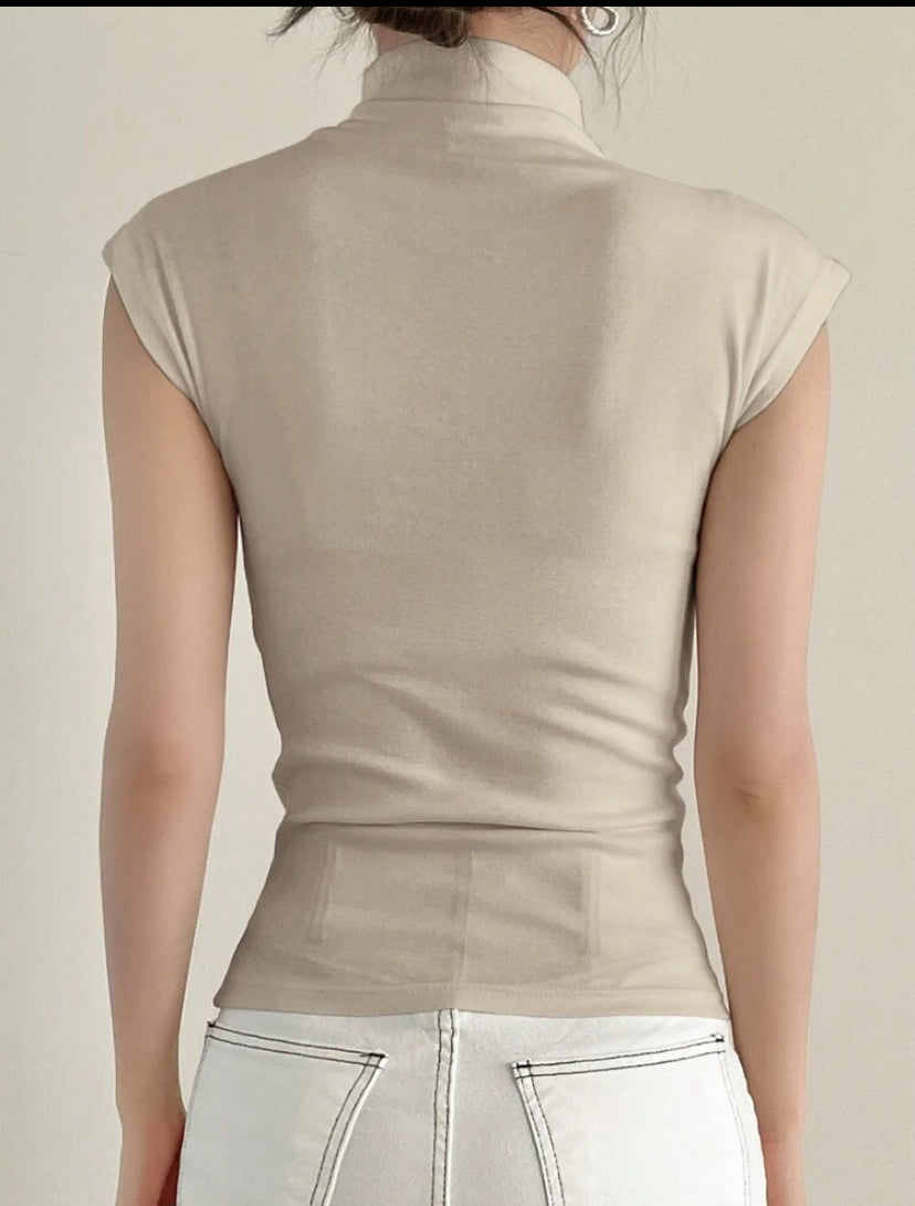 Camiseta de cuello alto lisa A25PH04
