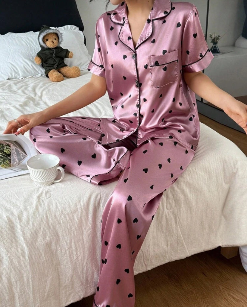 Pijama rosa con estampado de corazones F26XX04