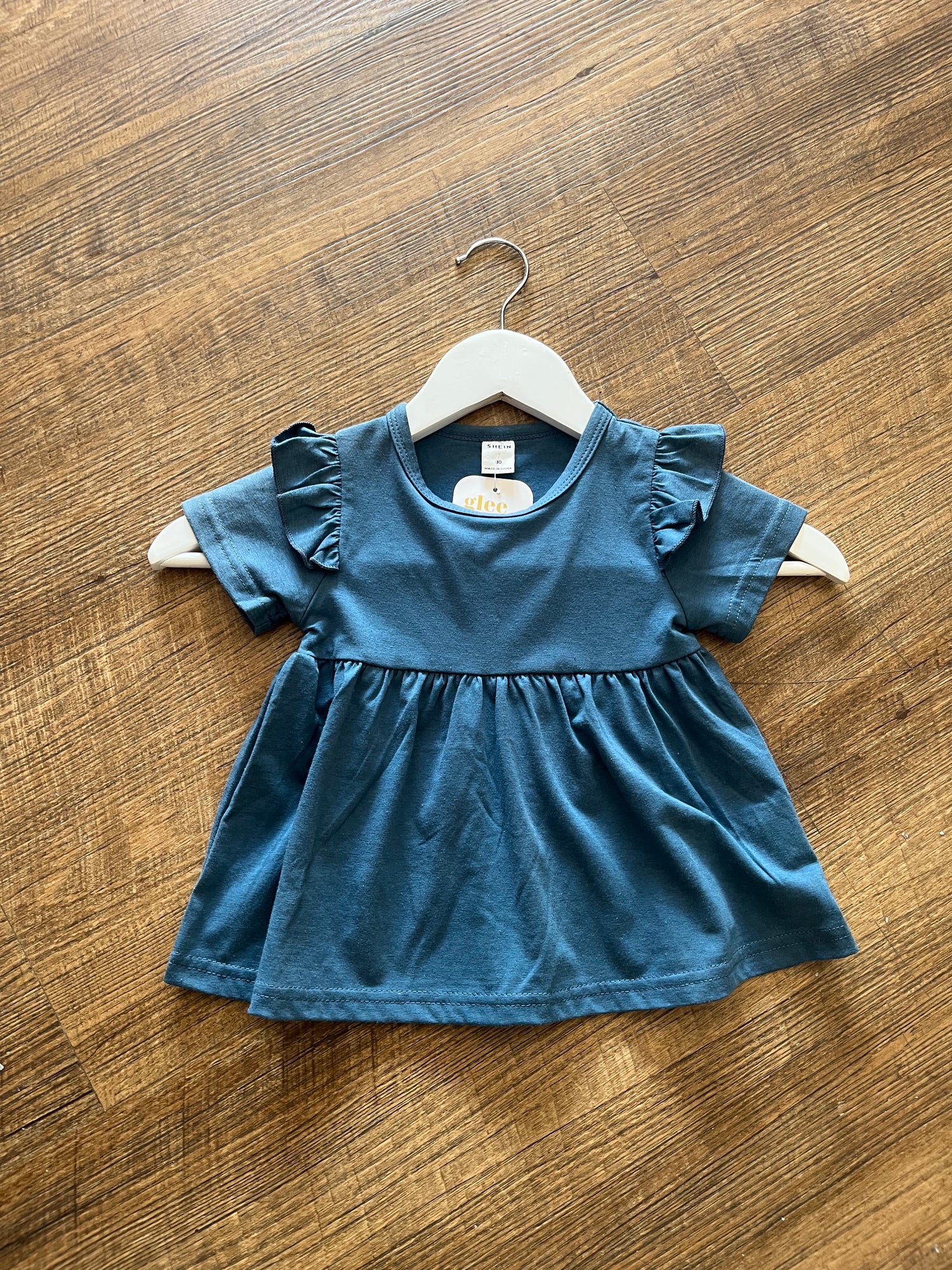 Conjunto de top y pantalones con estampado floral AR03