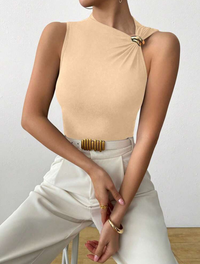Blusa plisada de ajuste delgado para mujer S25UN05