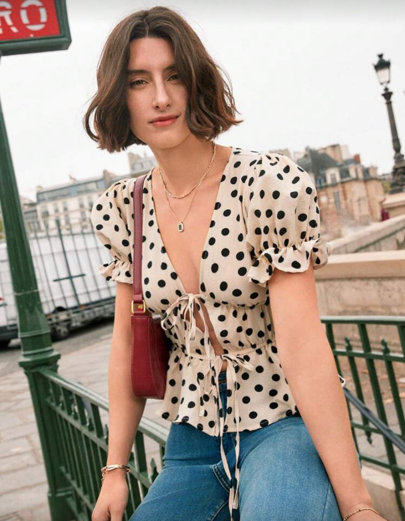 Blusa con dobladillo casual  F26YA02 🔴