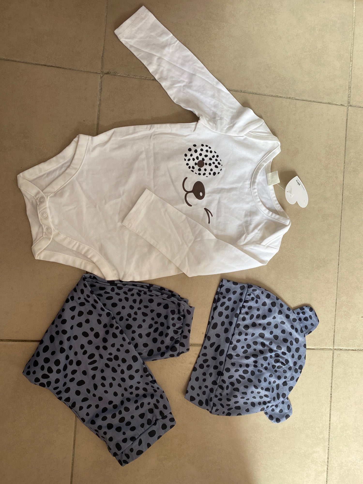 Baby conjunto Sonrisas y Huellitas. AG25TW02