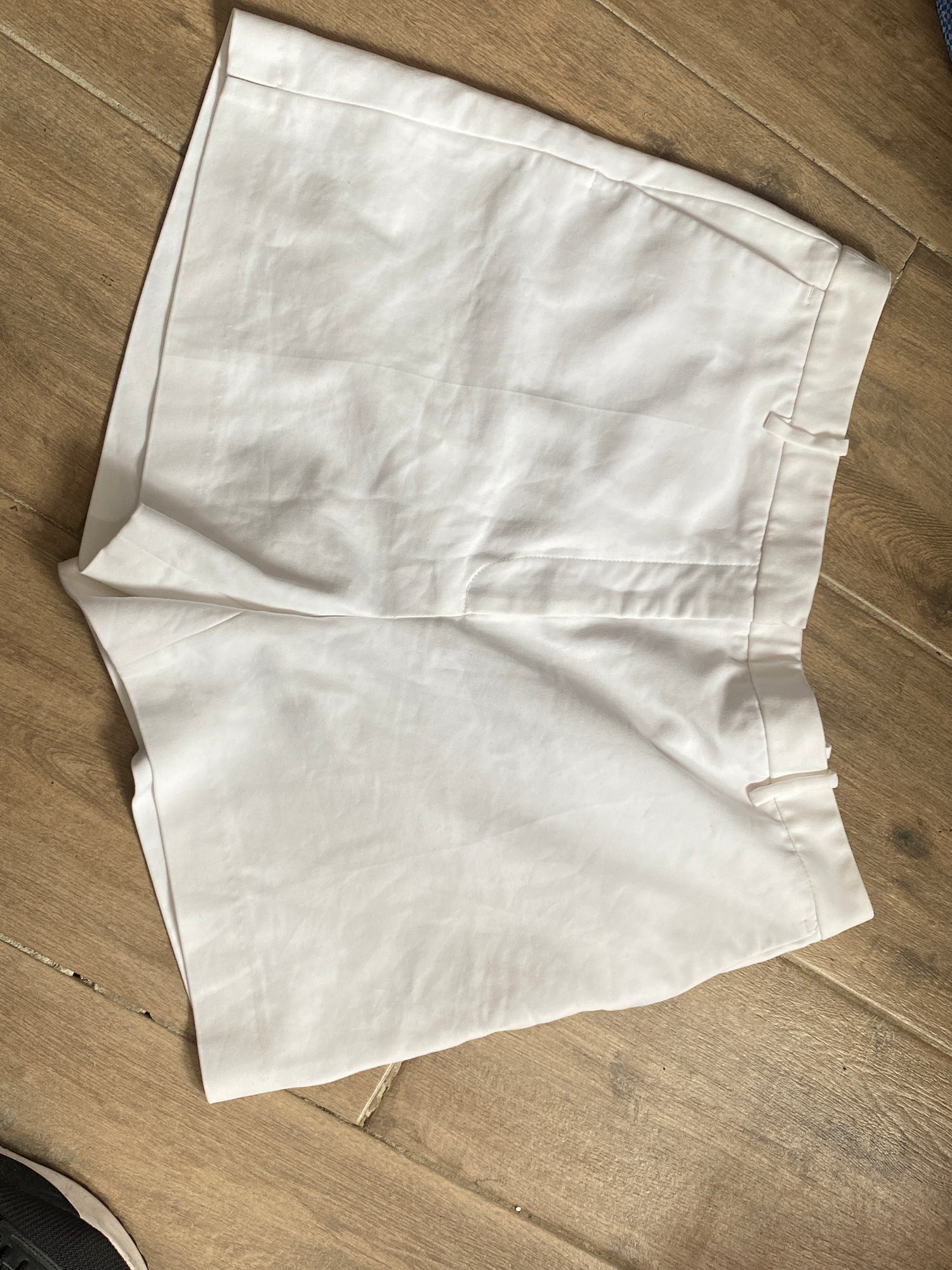 Nieve Blanca Short de Tela. Zara99