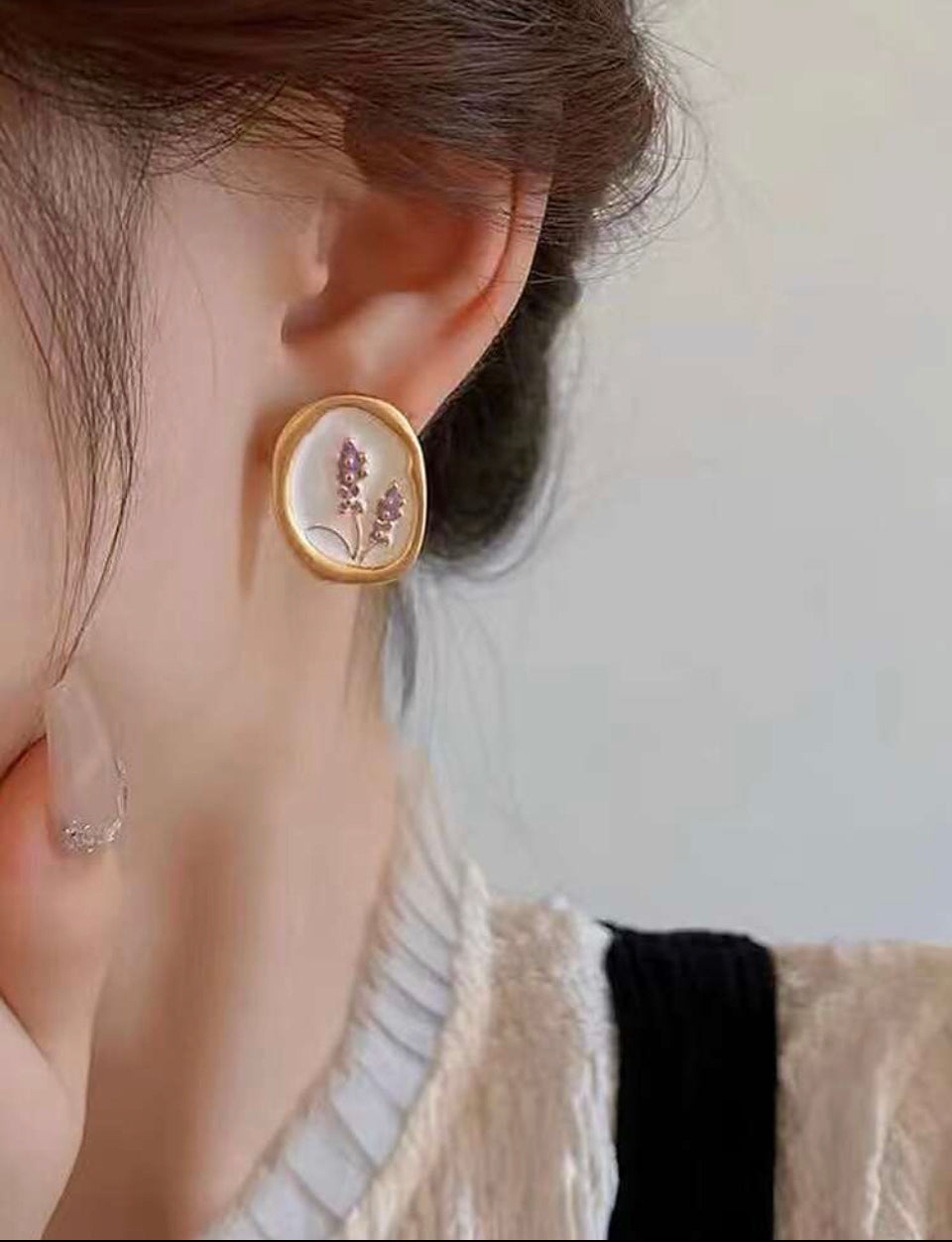 Floral Melodía Aretes Florales con Detalles Geométricos Z. F25NL03