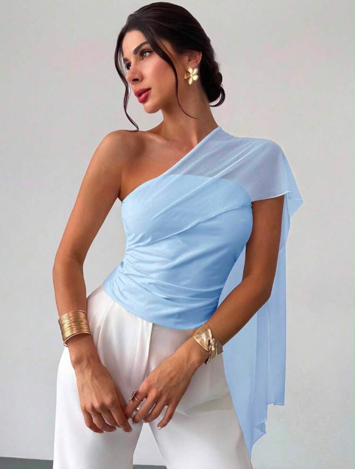 BLUSA AJUSTADA CON VOLANTES JL26AE02