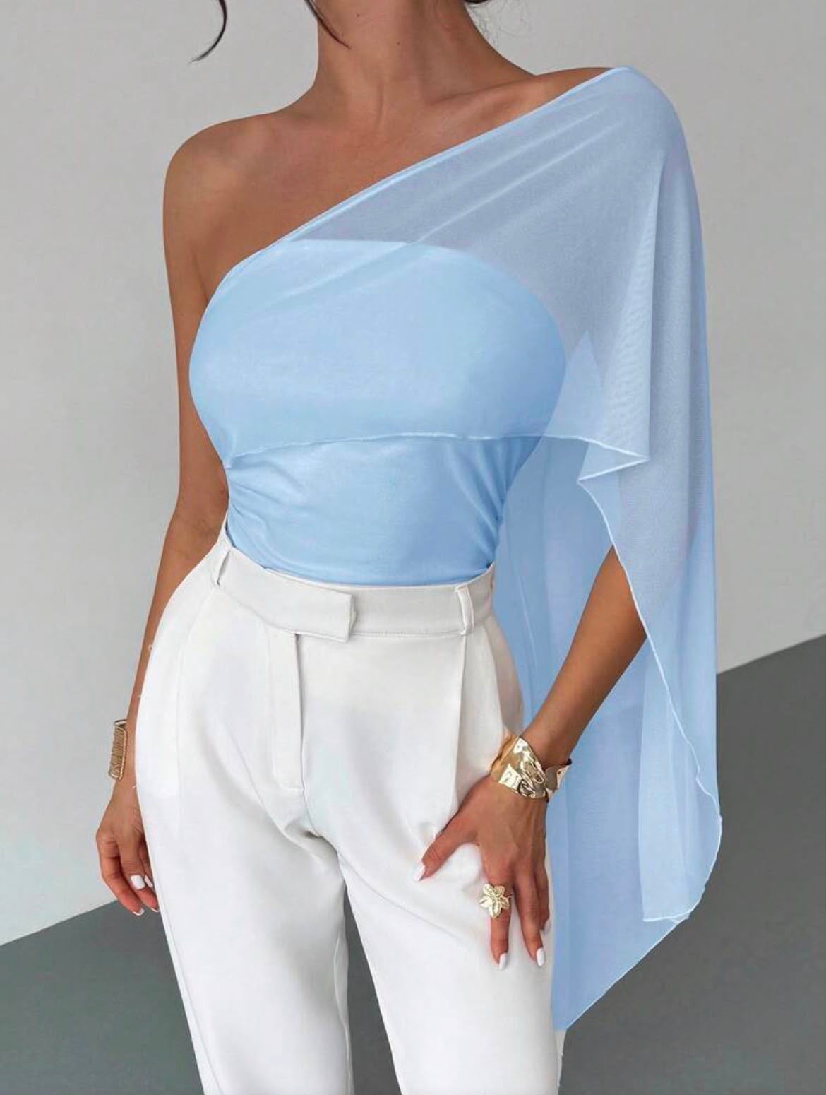 BLUSA AJUSTADA CON VOLANTES JL26AE02