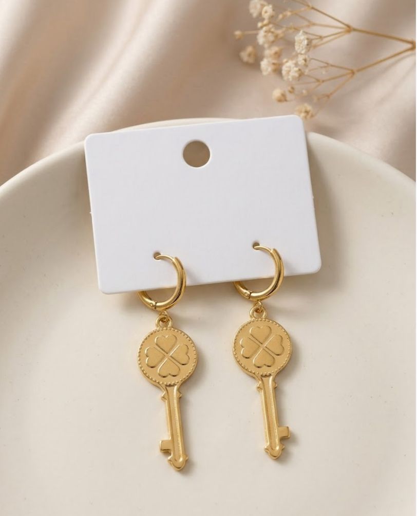 PENDIENTES DE TREBOL MY26AJ03