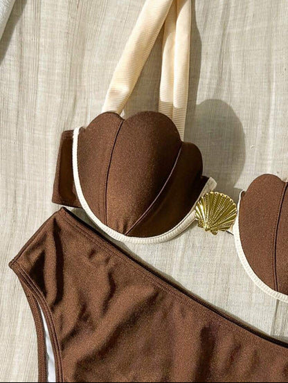 TRAJE DE BAÑO CON COPAS DE CONCHA M26YG07