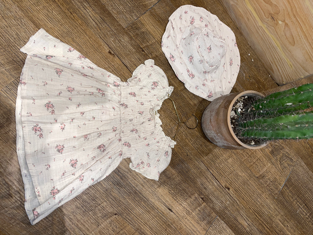 Vestido, con sombrero floral AQ04