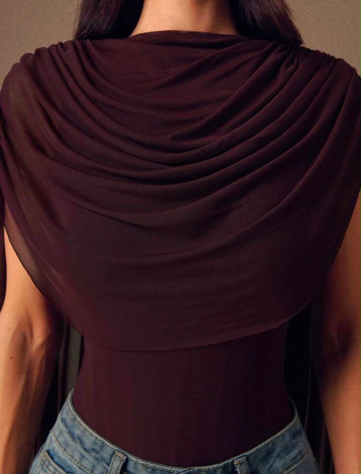 BODY AJUSTADO CON CUELLO REDONDO JL26AD09