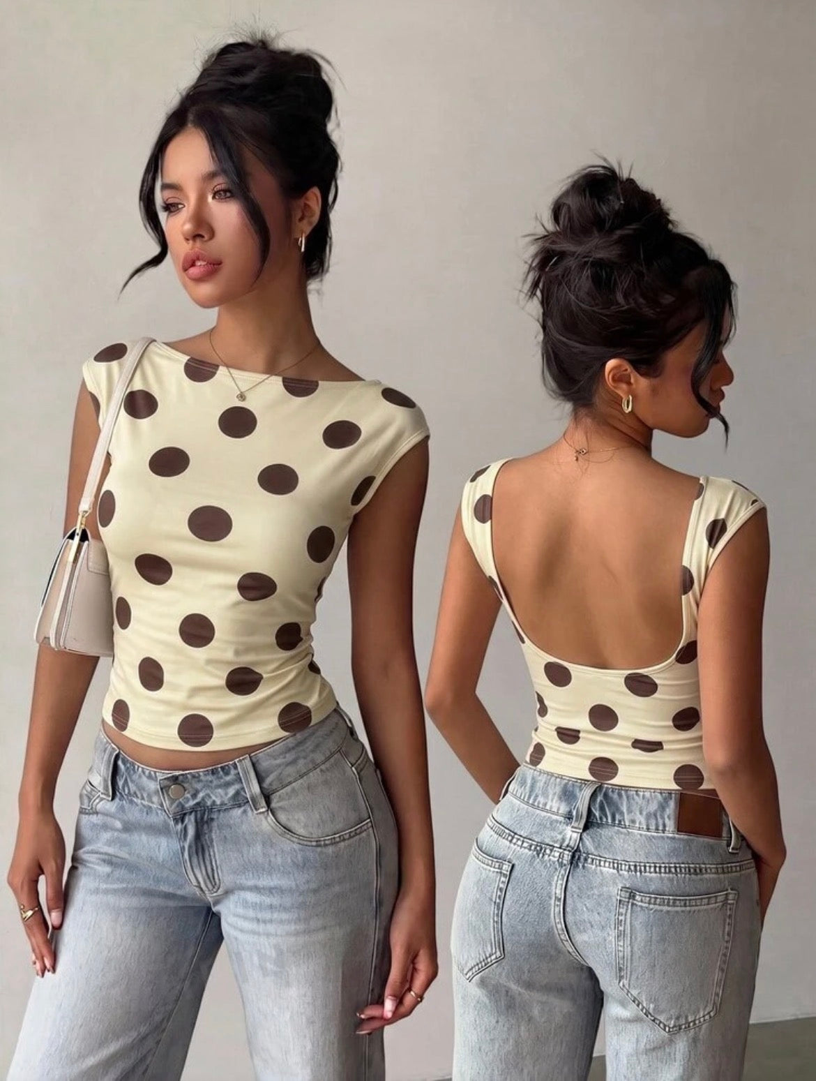 Blusa con escote y puntos