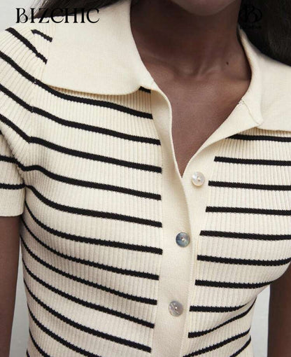 Blusa con botones a rayas E26XN04