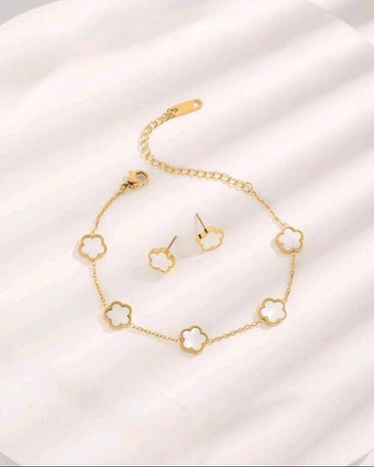Set de aretes y pulsera con diseño de flor F25IV010
