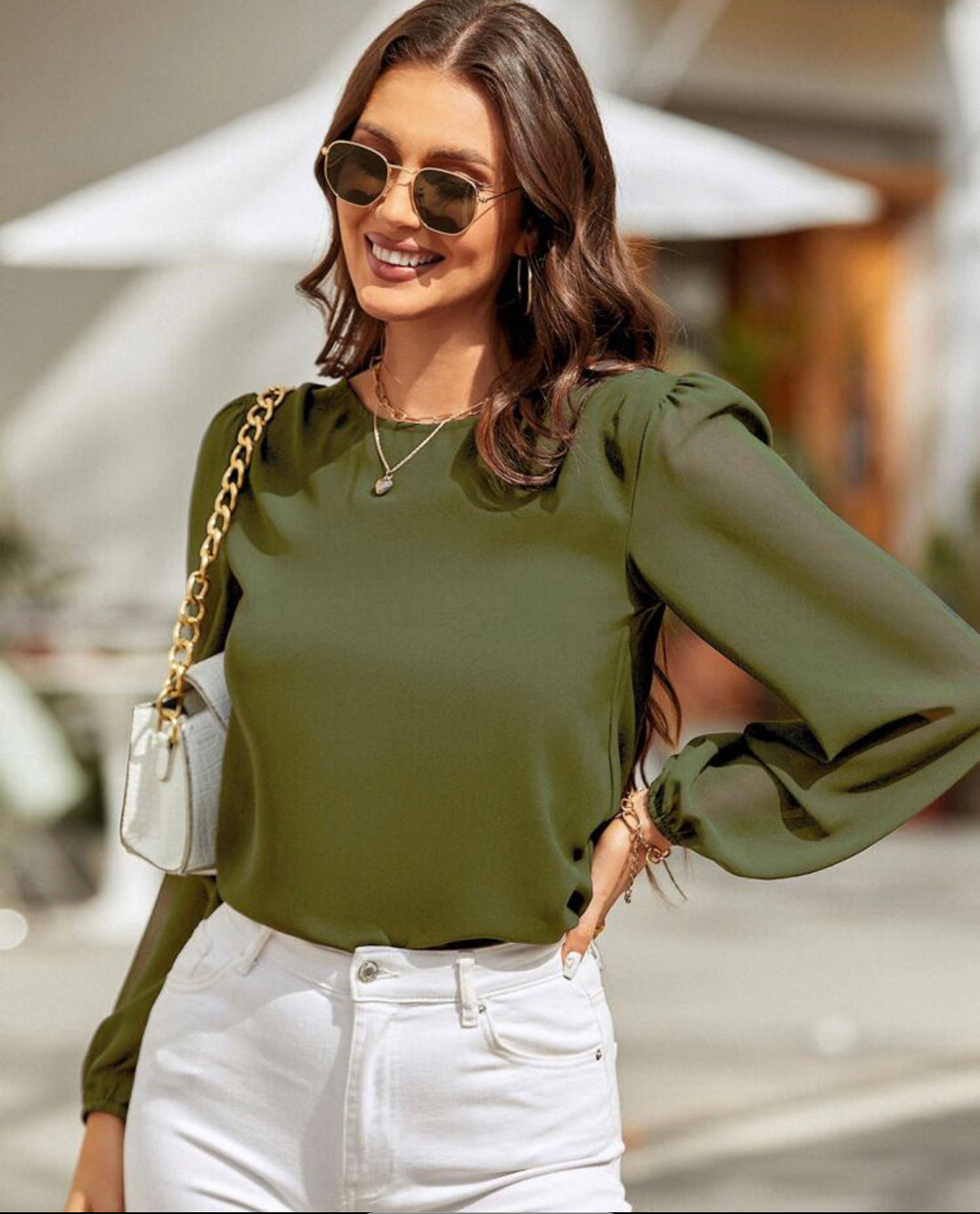 Blusa de manga farol y abertura en la espalda A25QH07