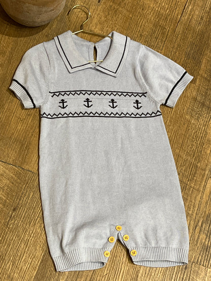 Mono de bebé, con patrón de ancla AT07 ￼