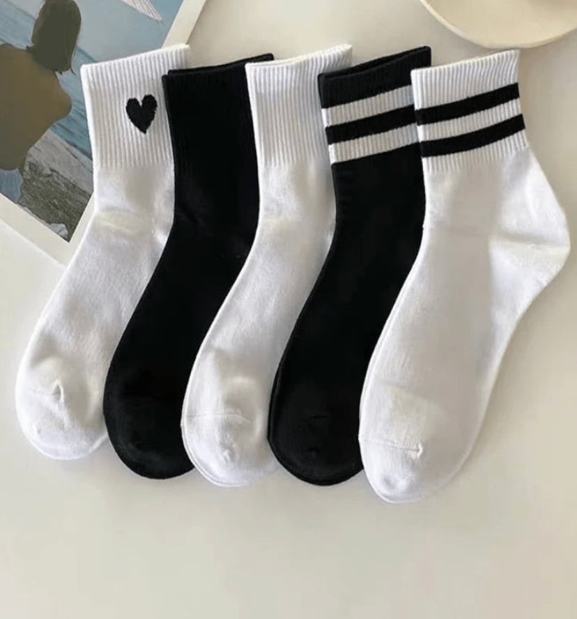 Tinta & Nieve calcetas blanco y negro M25ÑJ04