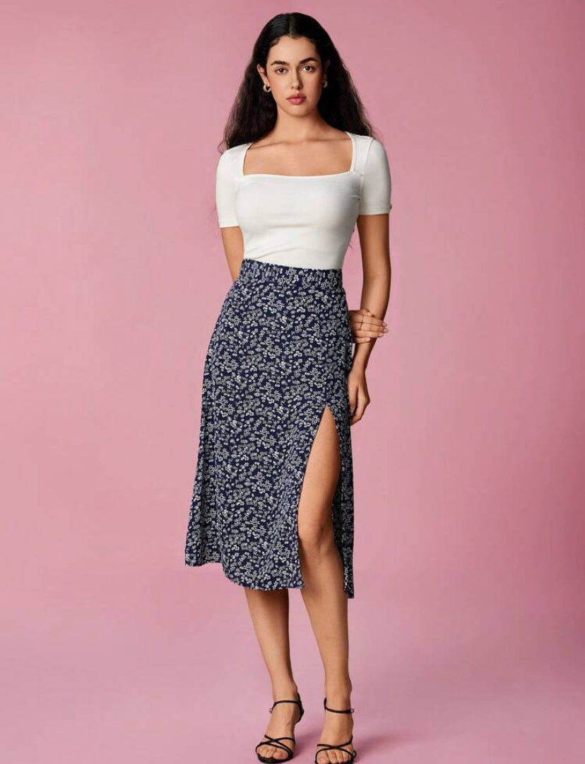 Falda con estampado floral delicado A25PF06