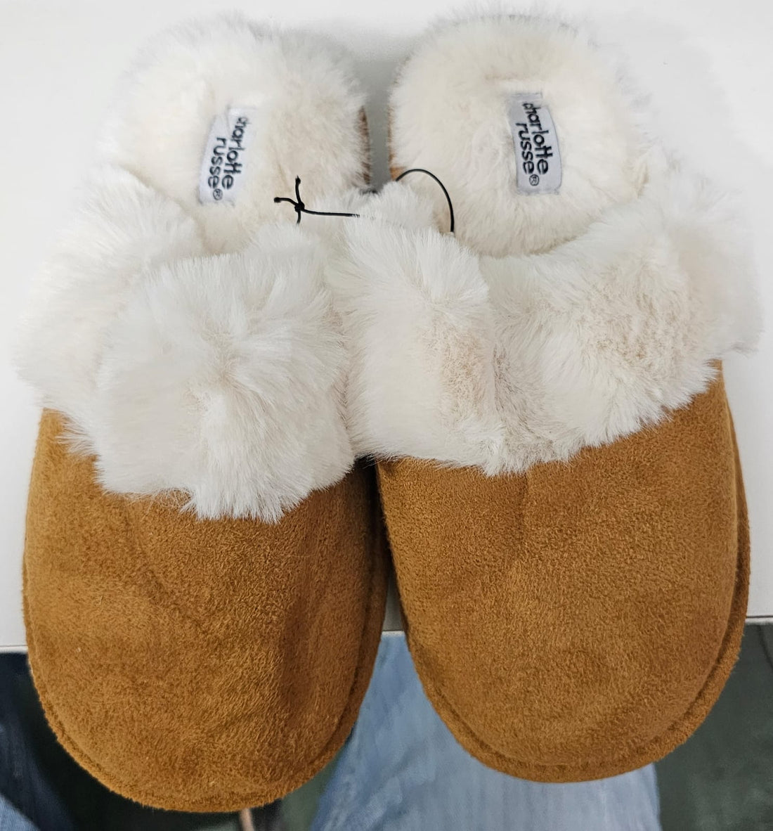 Pantuflas marrones con forro blanco J25RJ06