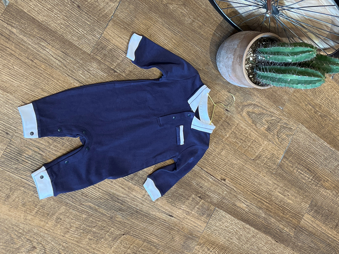 Jumpsuit de cuello en contraste con botón AG05 ￼