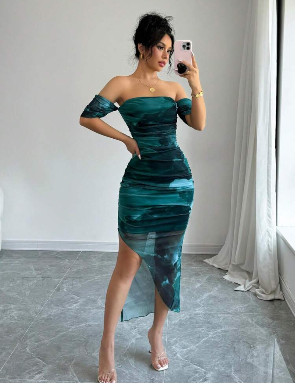 Misterio intenso vestido elegante con hombros descubiertos M25ÑU02