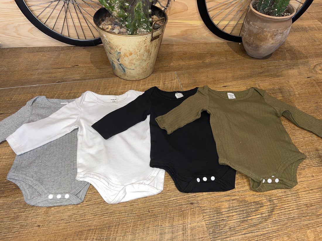 Set de 4 bodys de color sòlido AQ06