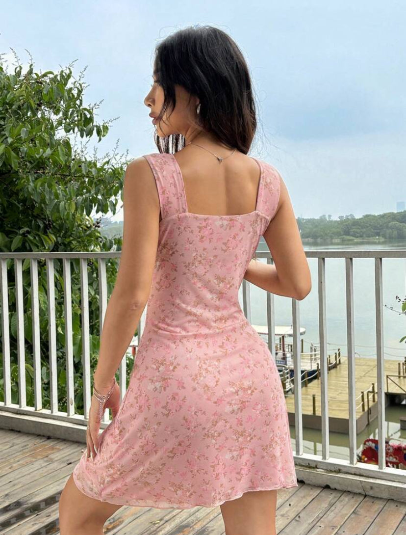 Vestido de verano rosado y entallado con patrón A25PK03