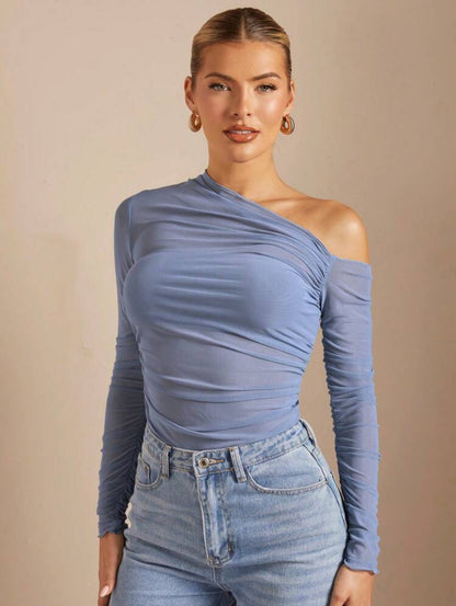 Blusa con pliegues y cuello asimétrico AG25TQ06