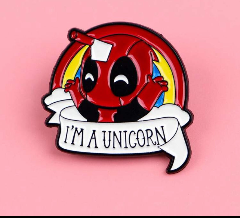 Broche con diseño Deadpool unicornio S25VH09