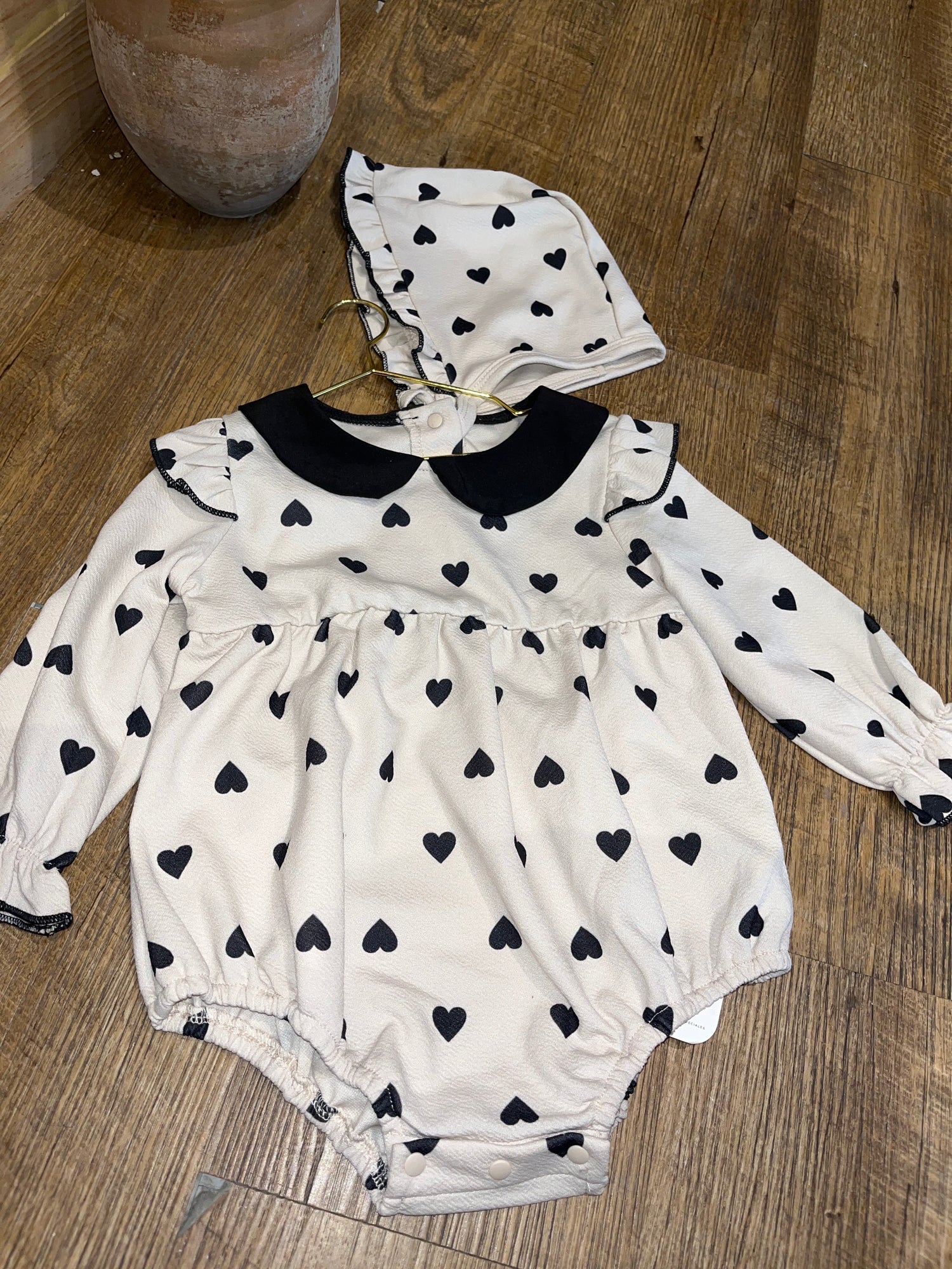 Body, con cuello y sombrero estampado de corazón AK01￼