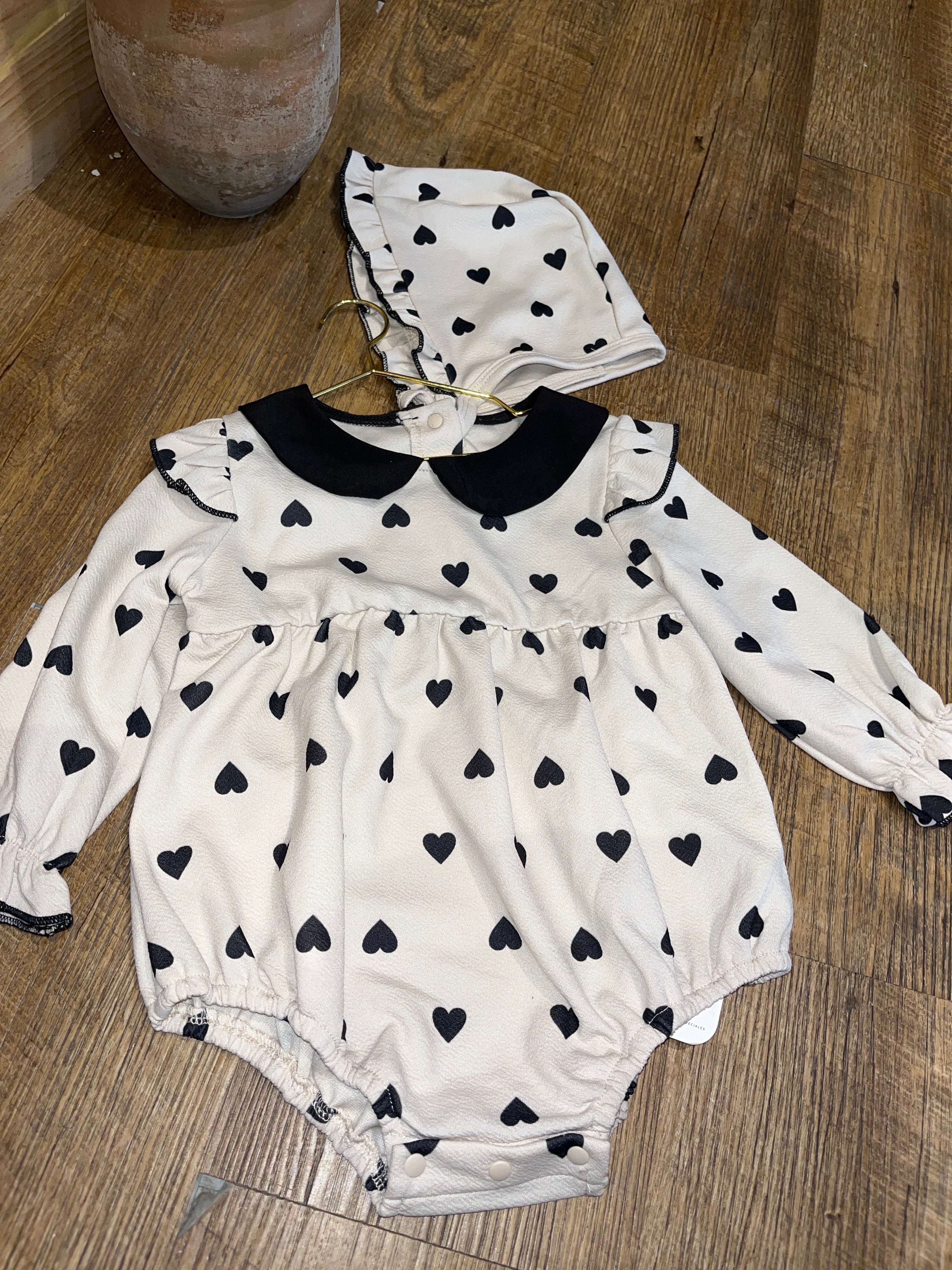 Body, con cuello y sombrero estampado de corazón AK01￼