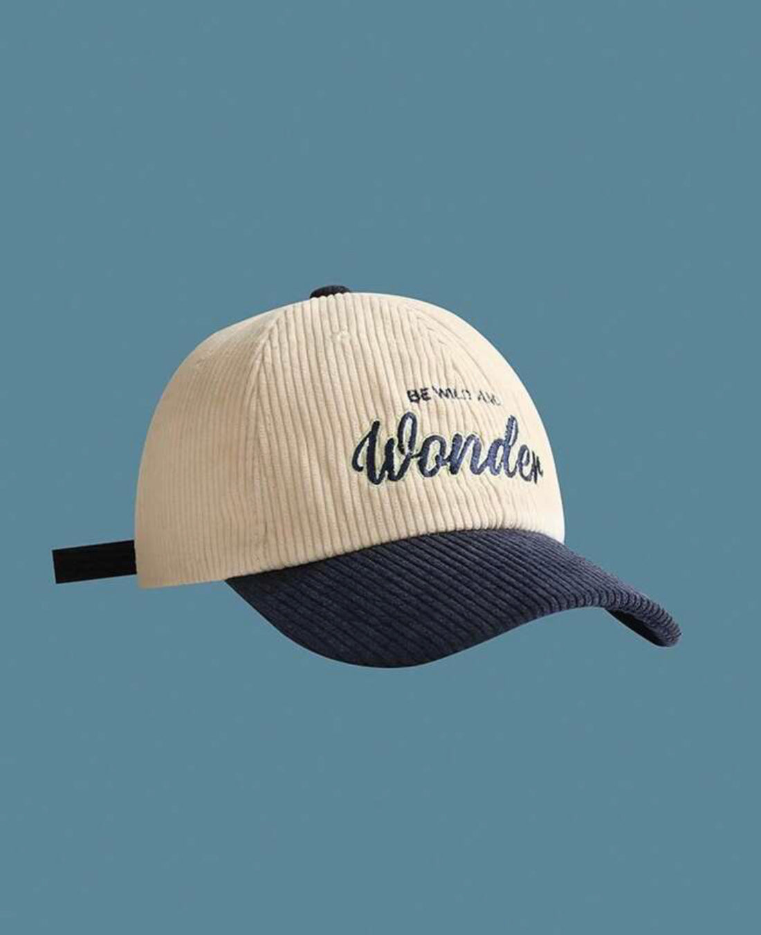 Gorra de béisbol con ajuste bordado de letras azul marino A25QG01