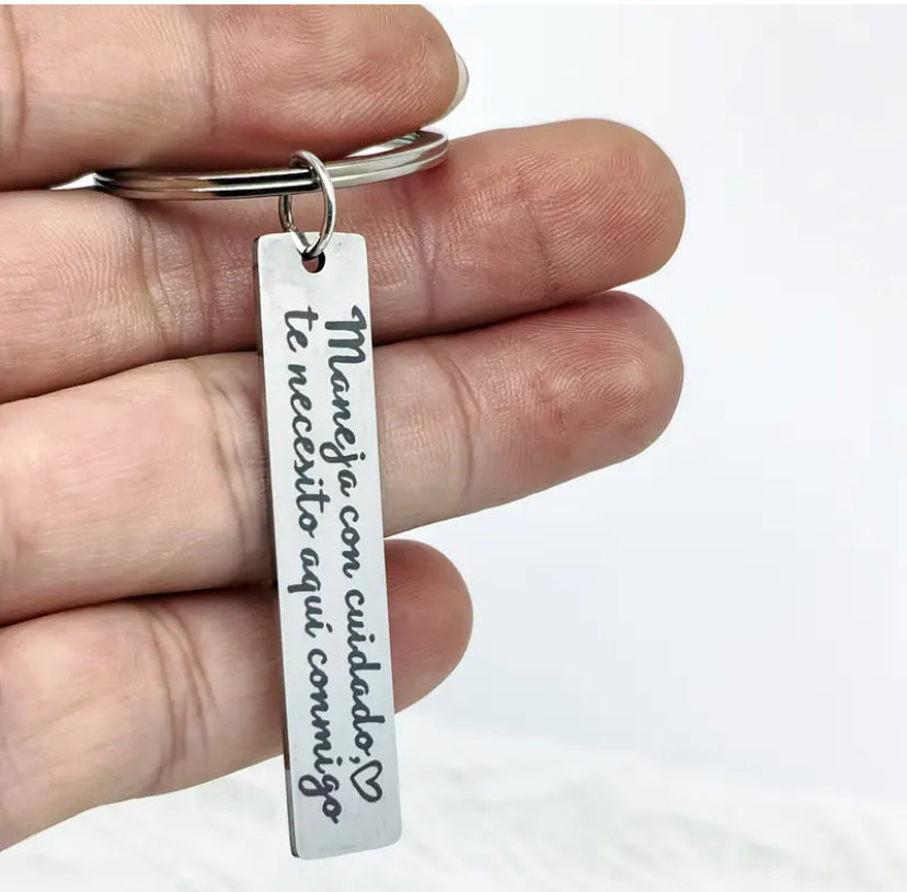 Llavero con estampado de letras J25TE03