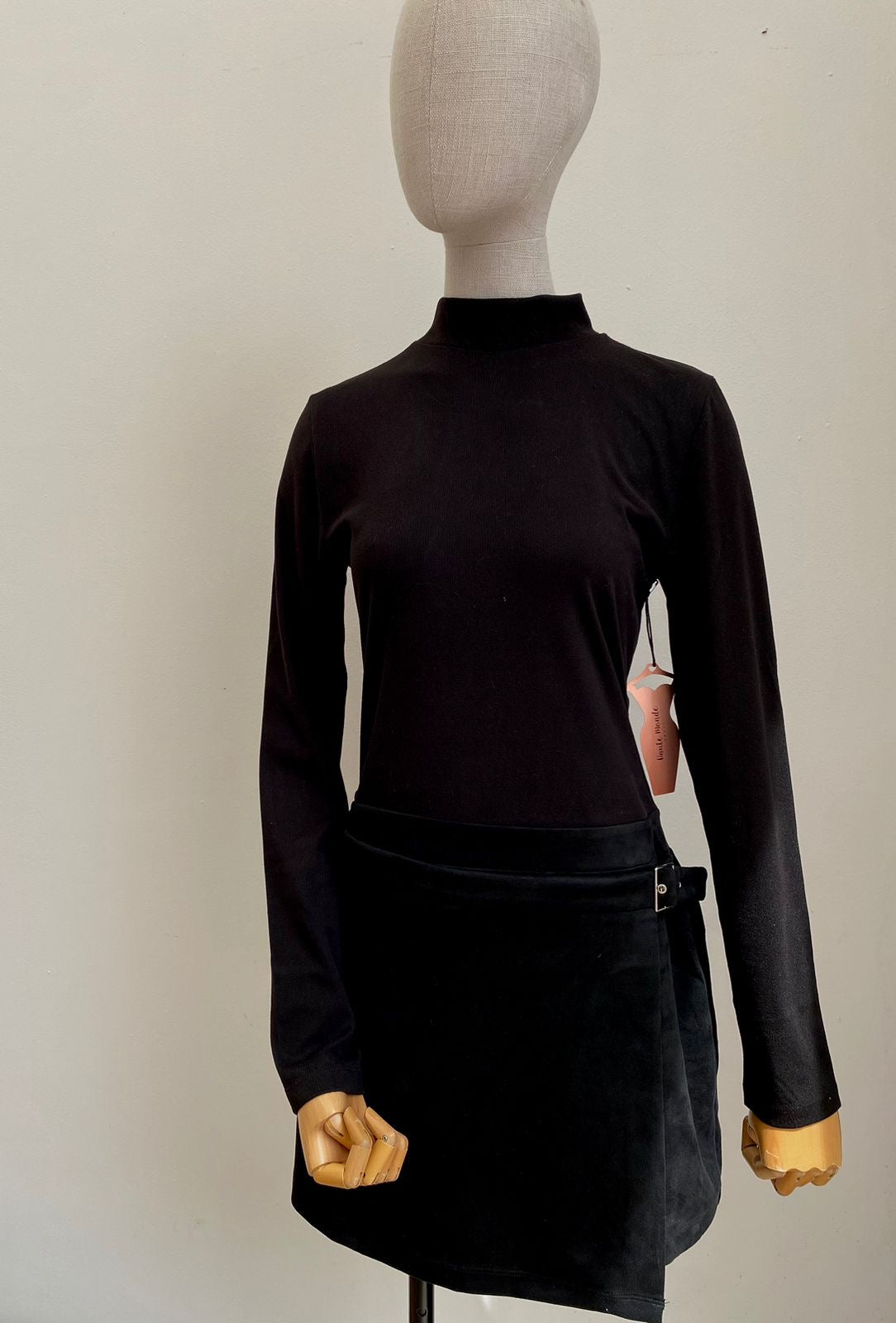 Vestido negro encantado O25VK02