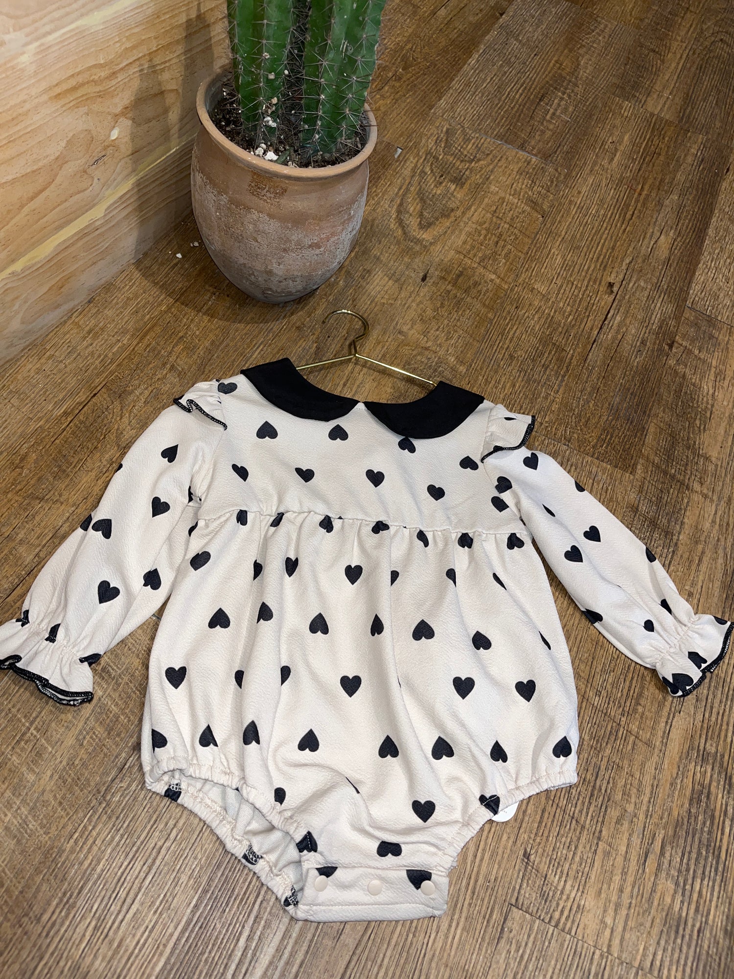 Body, con cuello y sombrero estampado de corazón AK01￼