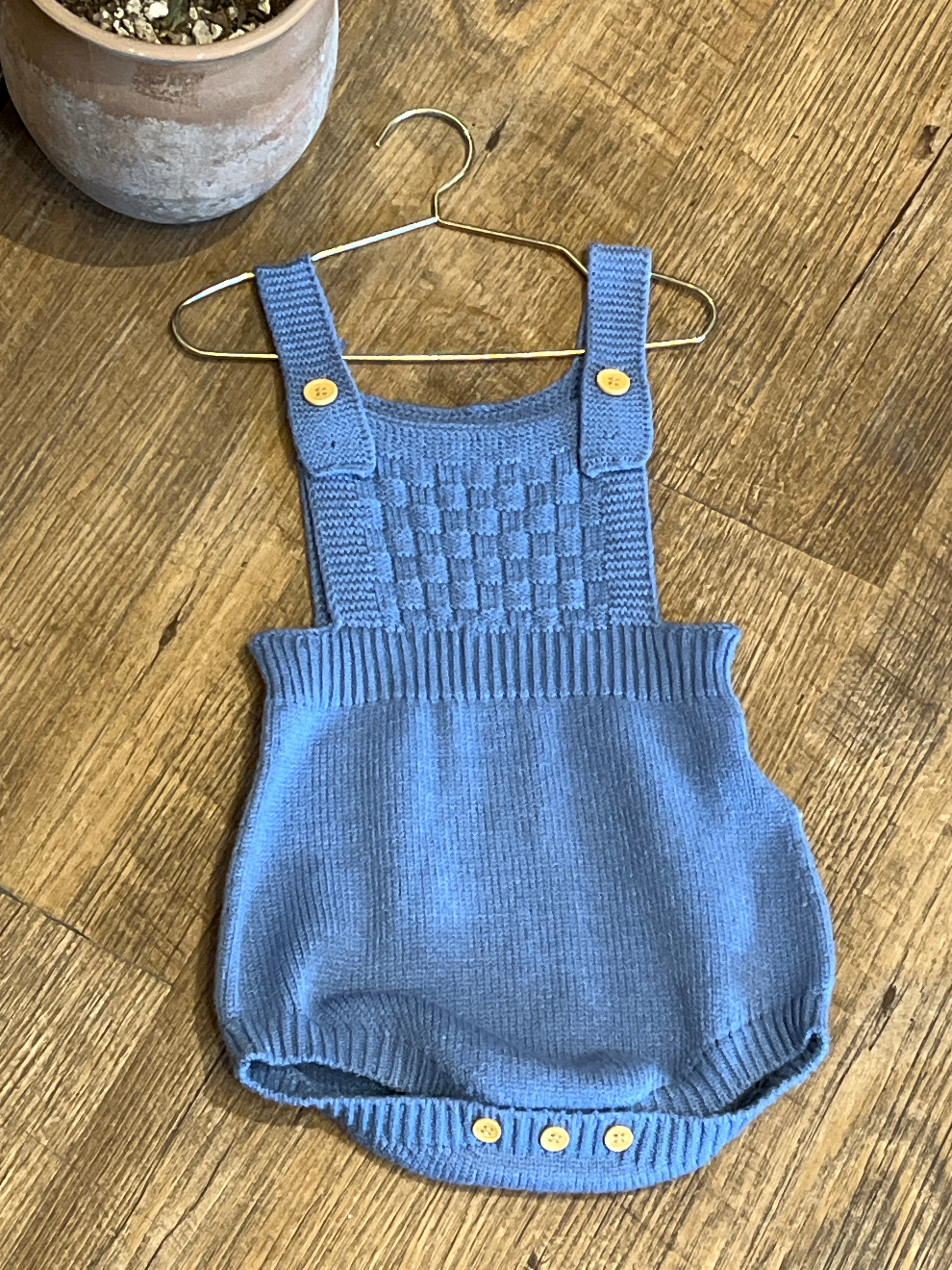 Traje de gateo de color liso AT04