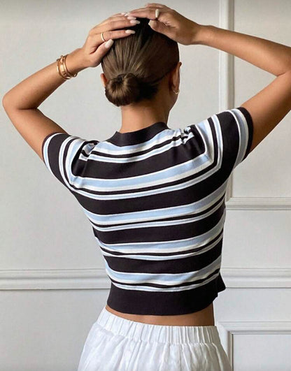 Blusa de cuello redondo ajustado E26XU04
