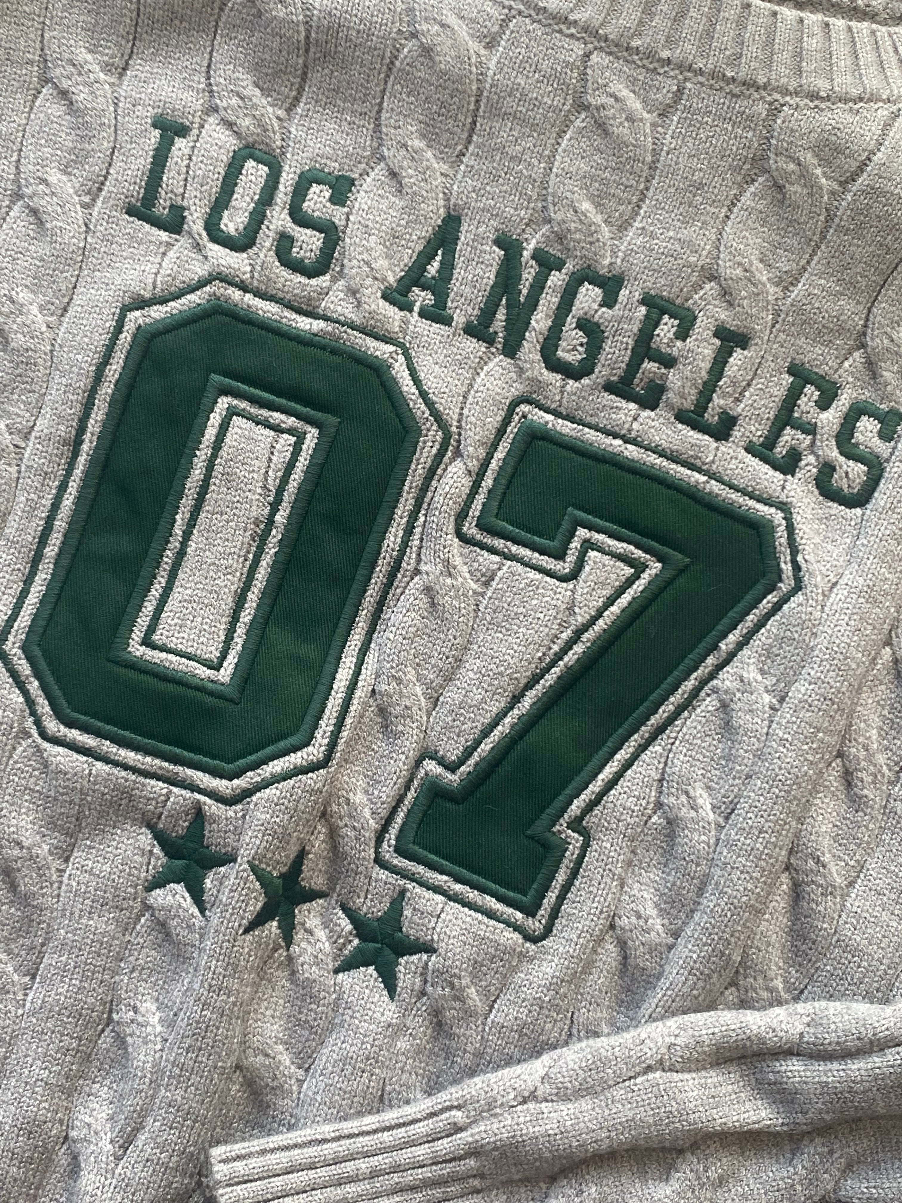 Suéter urbano con estampado de letras A25QN02