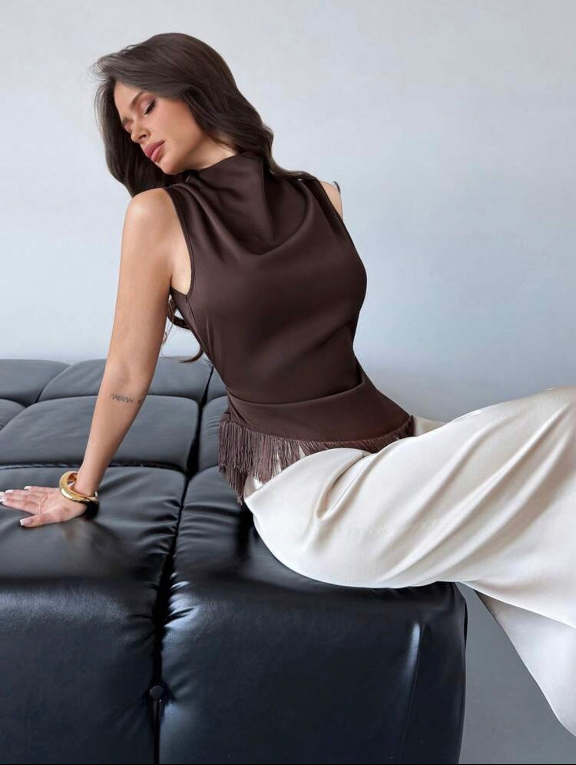 Blusa satén marrón