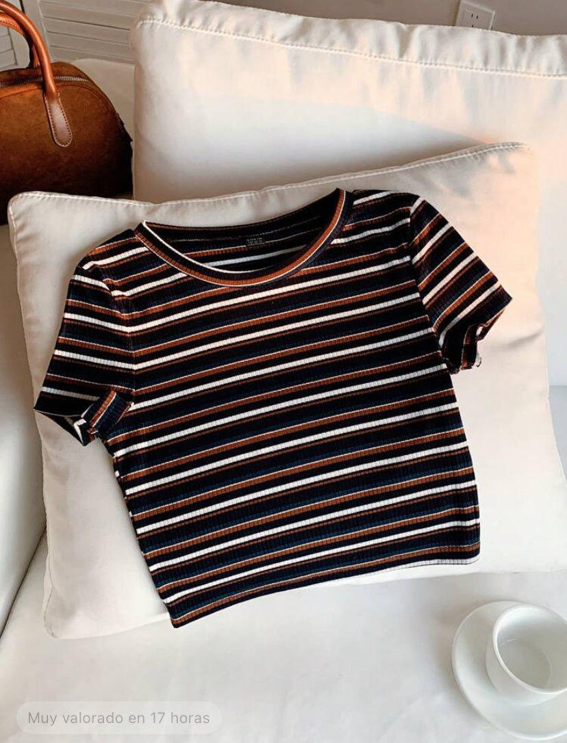 Camiseta de punto colorido con rayas A25PF02