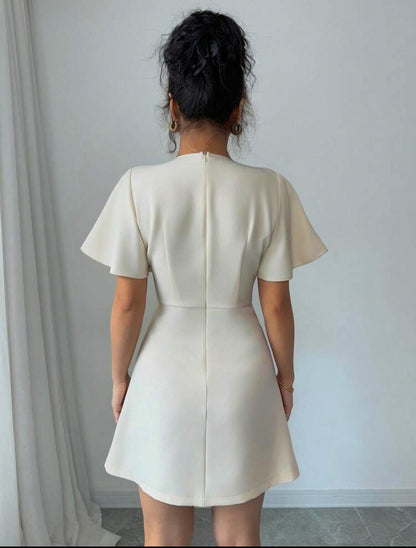 Vestido de manga corta cuello cruzado con volantes A25PL05